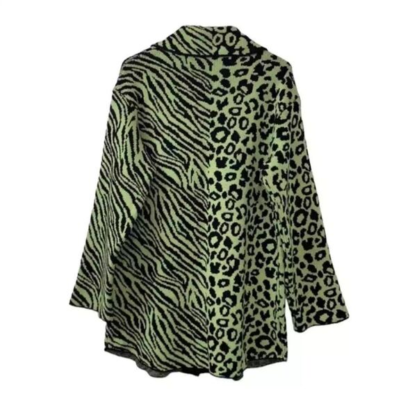 Zara Animal Print Oversized Cardigan/
Jacket(Size Small) - Picture 4 of 11